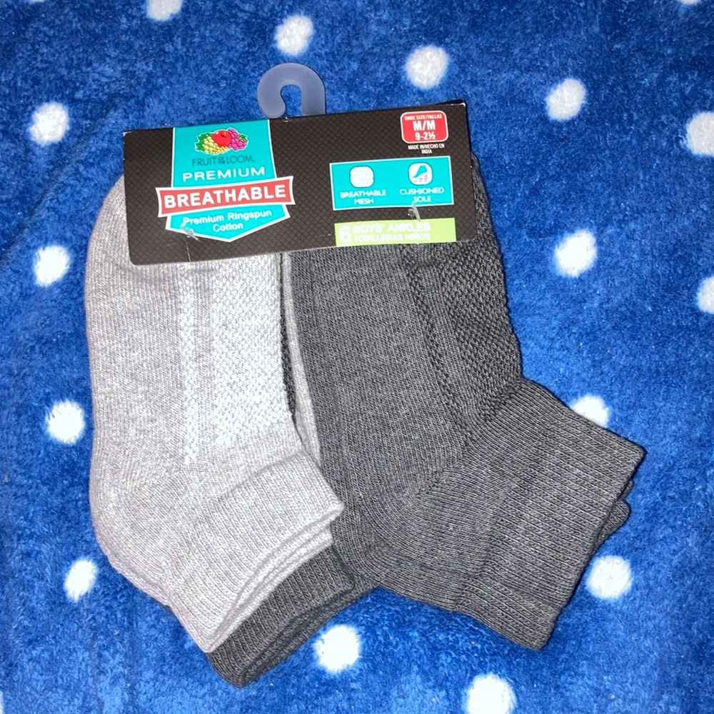 Kids- Fruit of the Loom Casual Gray and Black Socks - size M (9-2.5)